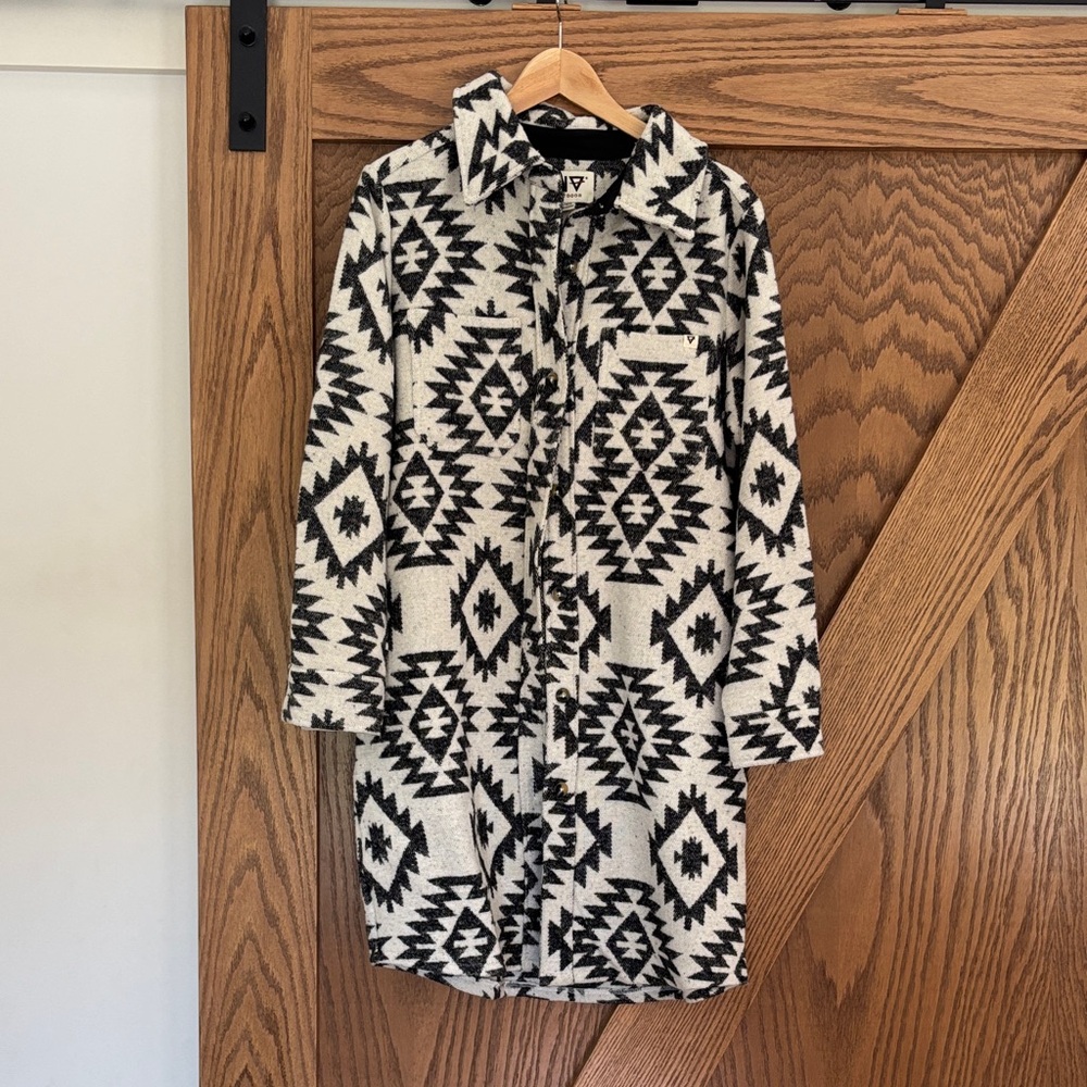 Liv Outdoor Black and Cream Geometric Print Long Shacket